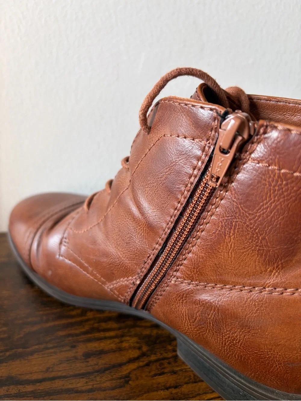 FRYE AND CO. stylish leather